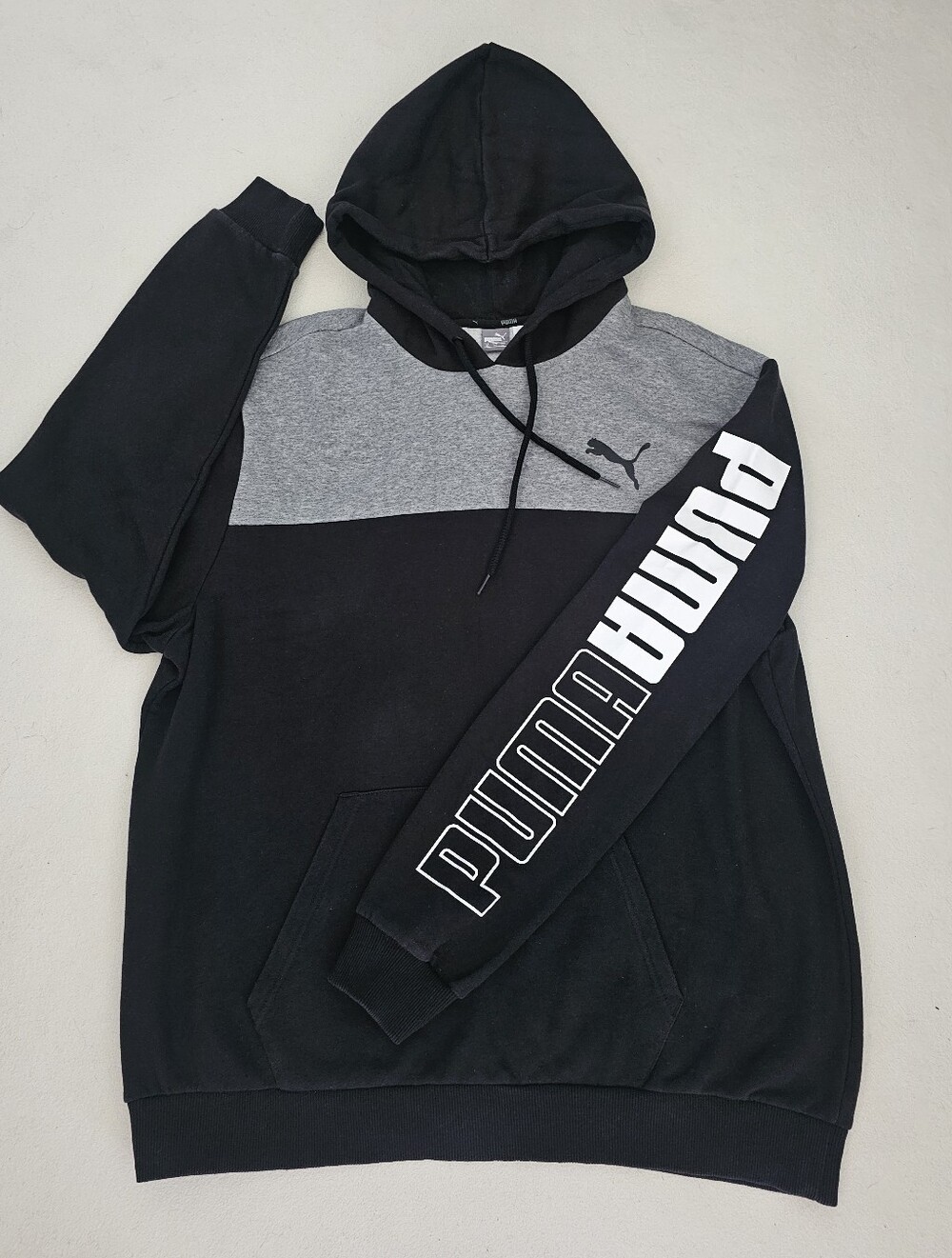 Puma Men’s Black & Gray Hoodie Pullover Drawstring Pockets Sz XL
